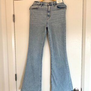 Abercrombie | Ultra High Rise Flare Jean, 8/29 L NWT.